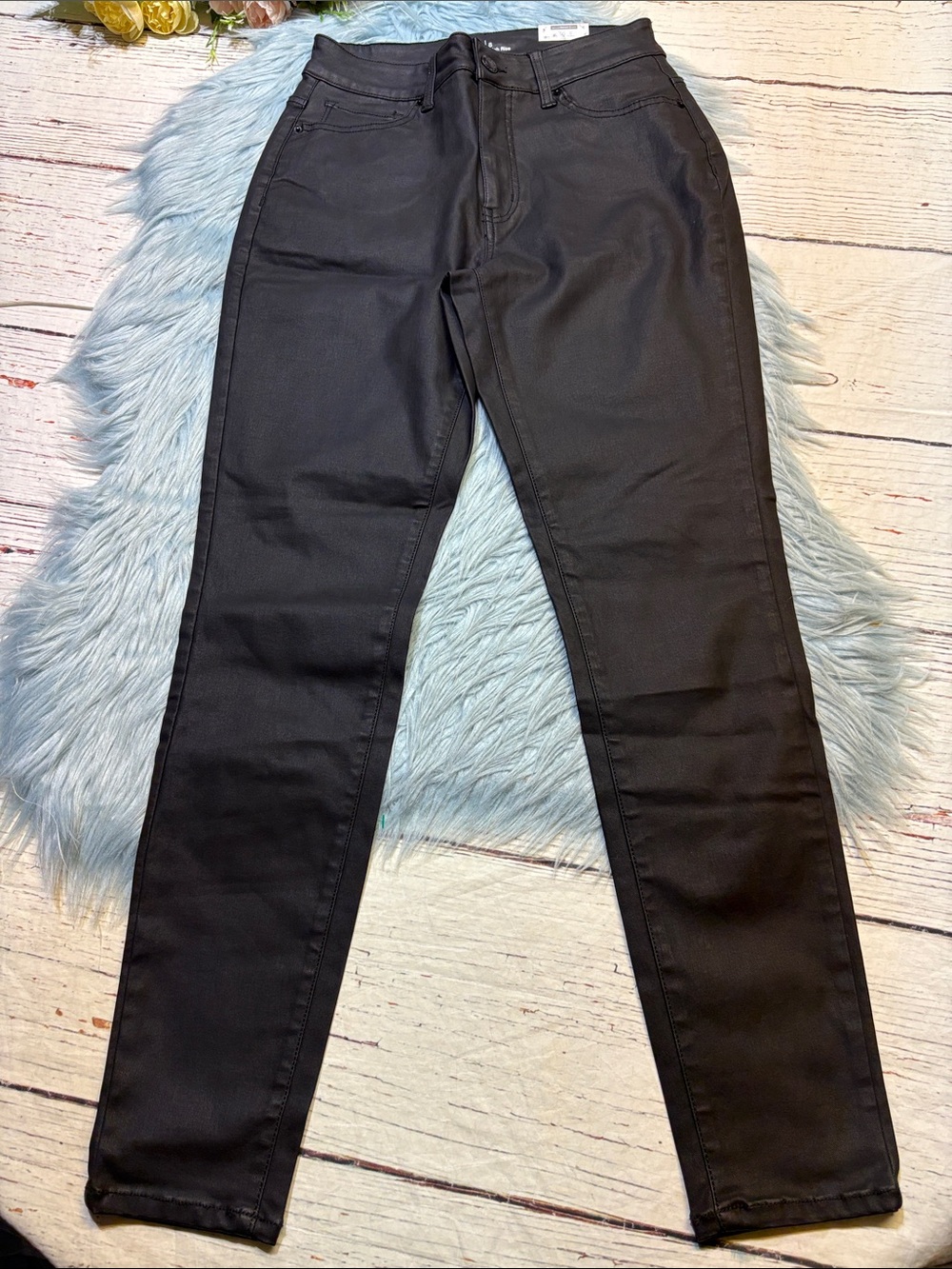 NWT Time and Tru Black High-Rise Coated Skinny Jeans sz 8